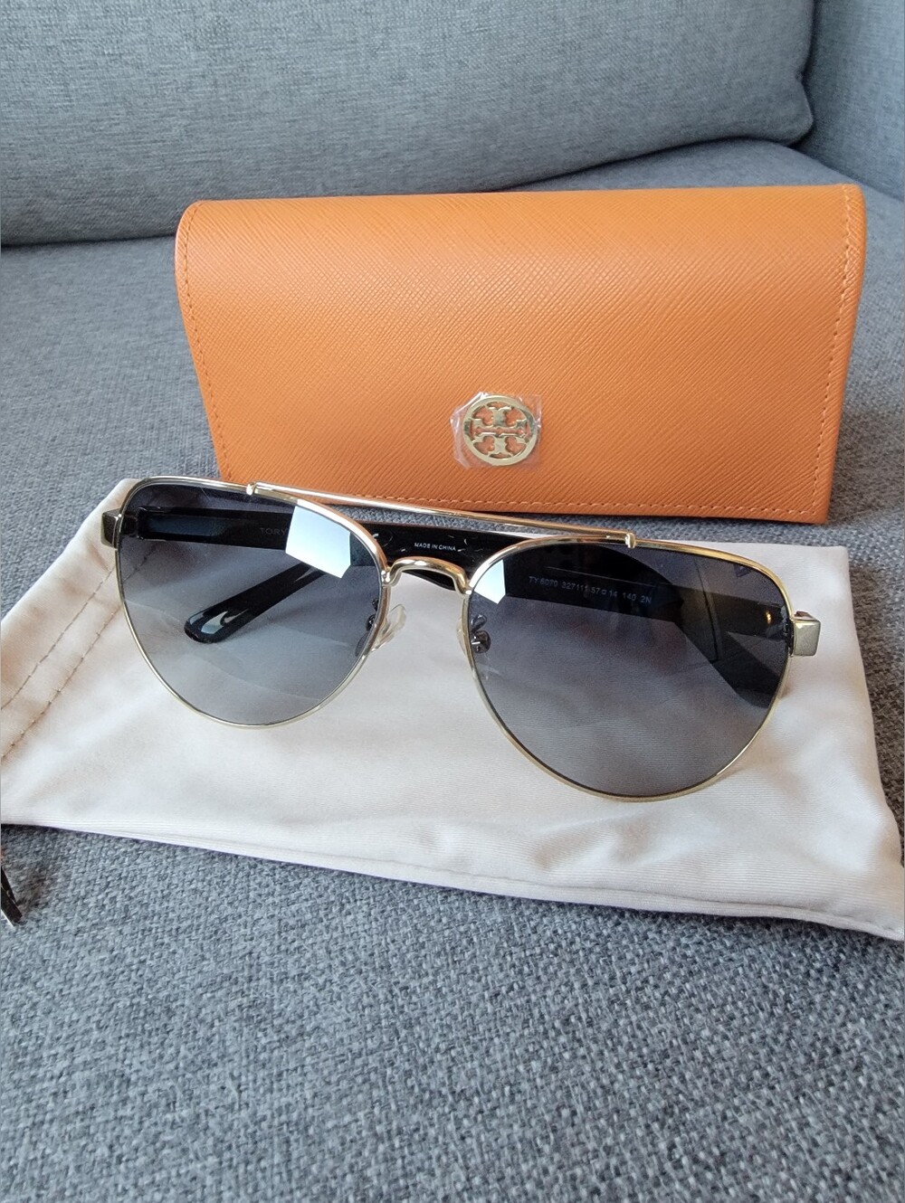 Tory Burch TY 6070 Aviator Sunglasses — Like New, Full Set